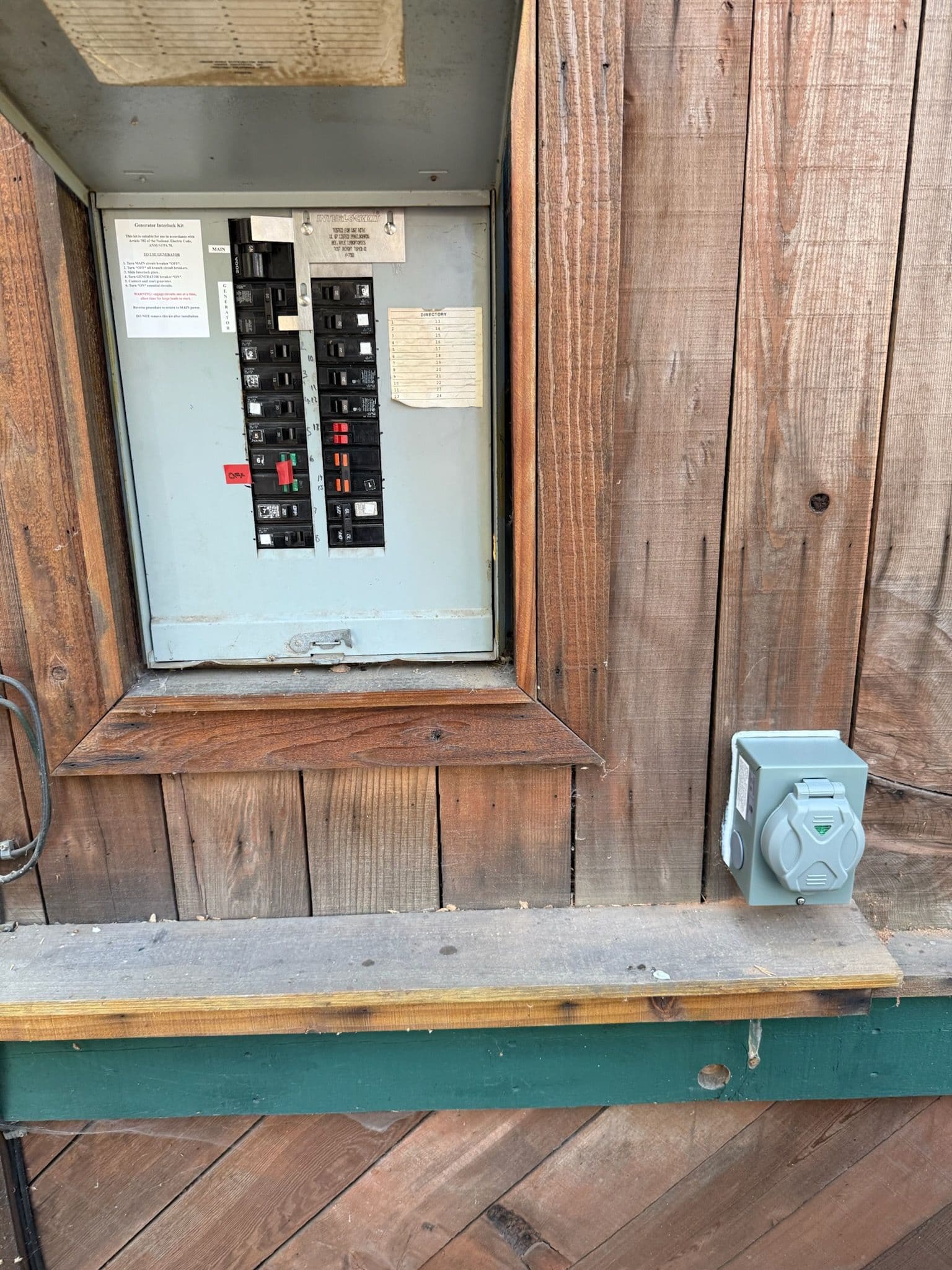 Reliable Outdoor Panel Installation for Generators image